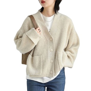 Cardigã de Tricô Retro Coreano com Decote em V, Suéter Feminino Macio e Solto para Outono e Inverno - Product Image 1
