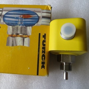 Sensor de Flujo TURCK FCS-G1/2A4P-AP8X-H1141 para Líquidos con Pantalla LED, Uso Industrial - Product Image 3