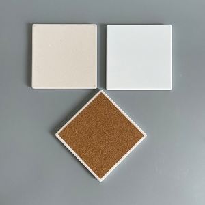 Adornos de Cerámica Sublimables Blancos Brillantes Cuadrados y Redondos Personalizados con Logotipo, para Bebidas, con Base de Corcho - Product Image 3