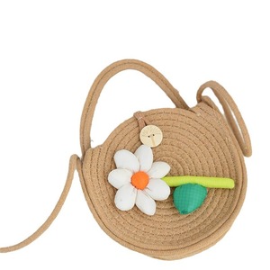 Sacs tissés tendance pour femmes, nouveaux styles de niche pour l'été, sac à bandoulière élégant et stylé, sac bandoulière simple, petit sac chic - Product Image 4