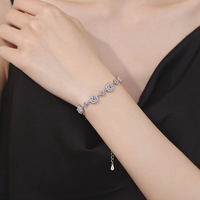 Bracelet à maillons micro-incrustés en moissanite taille brillant, en argent sterling S925 plaqué rhodium, de luxe personnalisé pour femme - Cadeau de mariage ou de fête