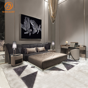 <span class=keywords><strong>Lit</strong></span> Queen Size avec cadre en bois massif, tables <span class=keywords><strong>de</strong></span> chevet et tête <span class=keywords><strong>de</strong></span> <span class=keywords><strong>lit</strong></span> rembourrée, <span class=keywords><strong>lit</strong></span> double noir king size, style post-moderne, véritable velours - Product Image 1