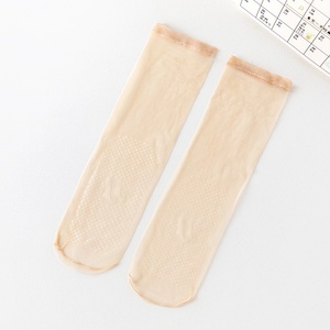 <span class=keywords><strong>Bas</strong></span> d'été transparents antidérapants mi-mollet pour femmes Style court Chaussettes fines résistantes à l'usure de <span class=keywords><strong>couleur</strong></span> <span class=keywords><strong>chair</strong></span> - Product Image 5
