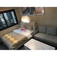 Chambre capsule de vacances moderne de type conteneur européen, une chambre, structure en acier, hôtel
