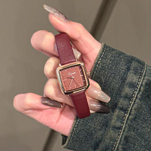 Reloj de mujer de estilo clásico, pequeño reloj cuadrado de cuarzo, reloj de pulsera con correa de cuero simple y elegante - Product Image 3