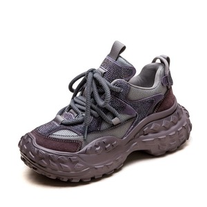 Nuevo estilo de zapatos casuales transpirables con plataforma y efecto desgastado, zapatos de mujer a la moda y modernos. - Product Image 1