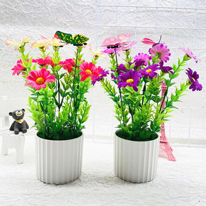 Flores Artificiales de Margarita y Palma en Maceta Qi Xing, 25 cm, Flor de Seda para Decoración del Hogar - Product Image 1