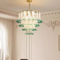 Lustre en verre de Murano fait à la main en forme de pétale pour escalier, restaurant, chambre à coucher dans un design de luxe vintage du milieu du siècle