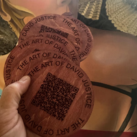 Panneau de table rond en bois moderne personnalisé avec code QR, menu gravé, logo personnalisé pour restaurant, café, affichage Wi-Fi