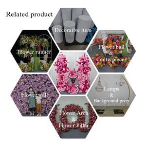 Arco floral de lujo estilo cascada con flores artificiales fucsia y color rubor, telón de fondo romántico para la entrada de la boda - Product Image 5