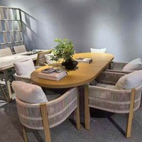 Ensemble de canapés modernes 5 places en aluminium pour l'extérieur Table en bois de teck massif Mobilier de patio arabe de jardin en tissu pour la salle à manger et la cour