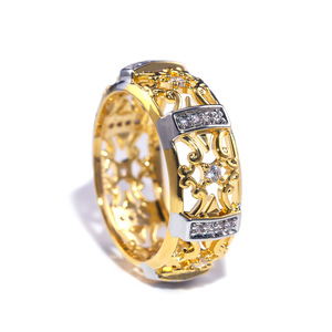 Anello con Design a Motivo Traforato Bicolore, Anello Classico da Donna - Product Image 1