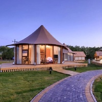 Tente de luxe en structure acier pour toutes saisons, idéale pour hôtels, resorts, glamping, jardins extérieurs, chambres, safari, imperméable et robuste en PVDF