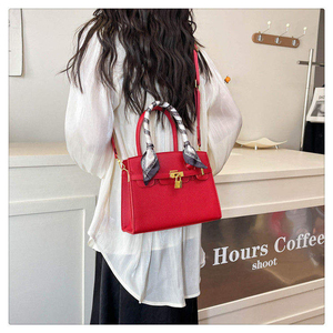 Bolso Bandolera Impermeable de Gran Capacidad en Material PU, Ideal para Compras Diarias en Todas las Estaciones - Product Image 4