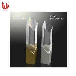 ODM/OEM yüksek kalite özelleştirmek prizmatik kristal kupa ödülü doğal renk ile metal taban