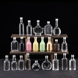 Botella de Vidrio Clásica de 50 ml con Tapa de Rosca para <span class=keywords><strong>Licores</strong></span> y Bebidas - Product Image 1