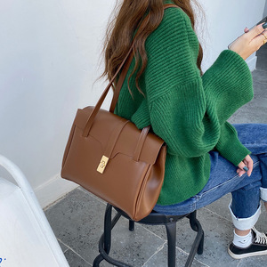 Sac fourre-tout en cuir souple grande capacité avec rabat, sac à bandoulière pour femme, usage quotidien, automne 2025, marron - Product Image 1