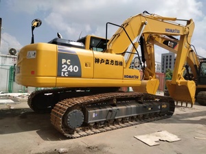 Excavatrice sur chenilles Komatsu PC240-8 d'occasion de 24 tonnes avec moteur Cummins japonais d'origine, pompe et moteur Kawasaki, et boîte de vitesses – Prix avantageux - Product Image 6