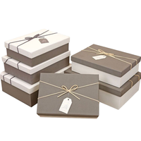 Boîte cadeau de luxe en carton rigide écologique pour emballage alimentaire de gâteaux, fermeture magnétique, forme sac à main, doublure en éponge recyclable
