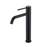 Robinet de salle de bain de luxe minimaliste en acier inoxydable à poignée unique, montage sur plan, finition céramique brossée, eau chaude/froide double usage