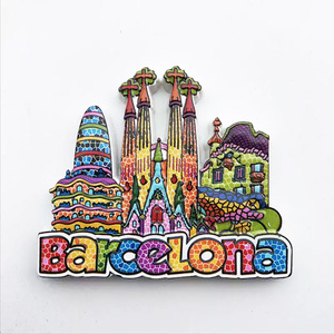 Imán de Refrigerador de Resina Pintado a Mano en 3D con Impresión UV Personalizada, Recuerdo de Viaje con Mosaico del Monumento Gaudí de Barcelona, España - Product Image 5