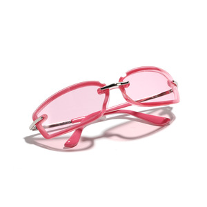 Xunge Lunettes de soleil demi-métal pour femmes Y2K Future Wind Lunettes carrées en couleurs bonbons-Or Blanc Bleu - Product Image 4