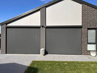 Volets extérieurs modernes motorisés en alliage d'aluminium pour hôtels - Stores enrouleurs pare-soleil et coupe-vent pour portes de patio