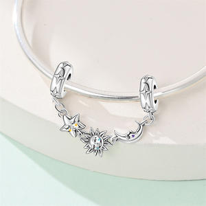 Cadena de Seguridad con Diseño de Sol, Luna, Flores e Insectos, Accesorios de Moda para Mujer, Joyería Punk con Alas de Circonio Plateadas en Platino - Product Image 3