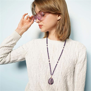 <span class=keywords><strong>En</strong></span> gros Naturel Améthyste Rose Quartz Pendentif Collier 108 Perle <span class=keywords><strong>Fil</strong></span> <span class=keywords><strong>De</strong></span> <span class=keywords><strong>Cuivre</strong></span> Enroulé Chapelet Chrétien <span class=keywords><strong>Bijoux</strong></span> Or pour Femmes - Product Image 3