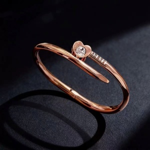Bracelet en acier inoxydable plaqué or 18 carats pour femme, avec zircone cubique, idéal pour mariage, vente en gros - Product Image 2