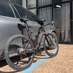 จักรยานเสือหมอบ SRAM <span class=keywords><strong>RIVAL</strong></span> XPLR AXS 1*13 ระบบขับเคลื่อน 1x13 เกียร์เดียว ดิสก์เบรกน้ำมัน KOZO2 คาร์บอนไฟเบอร์ แอโร่ ฮาร์ดเทล ขนาดล้อ 700C ระบบเบรกไฮดรอลิกดิสก์เบรก น้ำหนักเบา - Product Image 2