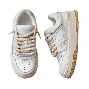 Chaussures de skate respirantes et tendance pour hommes, avec semelle intermédiaire en caoutchouc épais, style rétro, de haute qualité, pour le travail et la marche décontractée, rehaussantes - Product Image 3