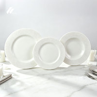 Assiettes de présentation en porcelaine fine blanche gaufrée pour mariages, banquets, hôtels, restaurants – Vente en gros, logo personnalisé disponible