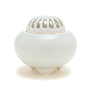 Quemador de incienso de cerámica vidriado verde refinado Celadon Arita Ware Quemador de aroma inspirado en la estética Zen japonesa tradicional - Product Image 1