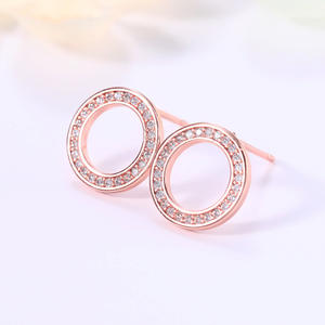 E1103 Orecchini a lobo in oro rosa con strass di cristallo rotondi incastonati, design geometrico classico per l'uso quotidiano da donna - Product Image 3