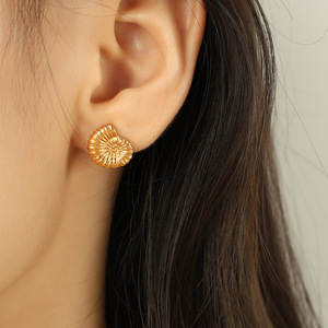 Stud Earrings Shell Flower Design 18K Gold Plated Silver <b>Titanium</b> Steel Everyday Wear Fashion Jewelry - Product Image 4