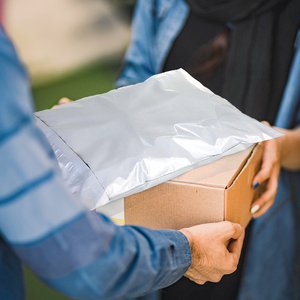 Gửi Bưu Phẩm Bưu Phẩm Túi Nhựa Bưu Phẩm Có Thể Phân Hủy Bưu Phẩm Túi Nhựa Để Vận Chuyển Poly Mailing Parcel Túi An Ninh Biểu Tượng Tùy Chỉnh Có Thể Niêm Phong - Product Image 4