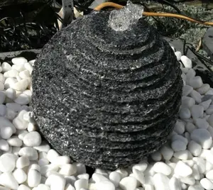 Einfacher Natur-Granitbrunnen Außenwasser Garten Steinfronne hergestellt in China