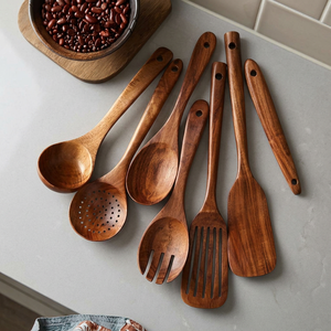 Cuchara de Madera Lacada Apta para Alimentos, Hecha a Mano, Utensilio de Cocina para Servir, Proveedor al por Mayor - Product Image 1