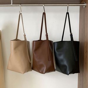 Sacs fourre-tout professionnels personnalisés pour femmes en cuir PU, sacs à bandoulière pour femme, sacs seau - Product Image 1