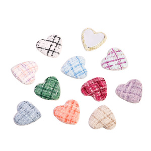 ผ้าลายตารางรูปหัวใจ กระดุมผ้า DIY อุปกรณ์ตกแต่งเครื่องประดับ 12 สีแบบสุ่ม  งานเคลือบอีพ็อกซี่เรซิ่น - Product Image 4