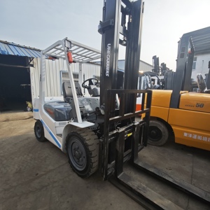 Original Japan Used TCM FD35 3.5 Ton Diesel <b>Forklift</b> with Hydraulic Side Shifter and Two Stage Mast - Product Image 2