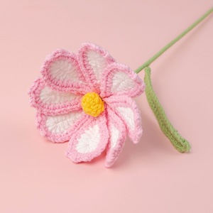 Ramo de flores artificiales tejido a mano con cinco flores galsang, ideal para San Valentín, Navidad y Año Nuevo, regalo transfronterizo. - Product Image 6