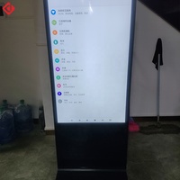 Écran publicitaire tactile intérieur personnalisé de 32 à 75 pouces Kiosque totem LCD pour centre commercial Affichages de signalisation numérique