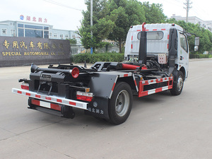 Camión <span class=keywords><strong>de</strong></span> Basura Dongfeng 4x2 <span class=keywords><strong>de</strong></span> 12 Toneladas con <span class=keywords><strong>Gancho</strong></span> Elevador, Camión Recolector <span class=keywords><strong>de</strong></span> Basura con Contenedor Desmontable <span class=keywords><strong>de</strong></span> 5-10 m³ - Product Image 5