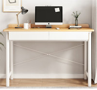Bureau d'ordinateur de style moderne pour le bureau, table d'écriture et de travail avec tiroirs, bureau à domicile