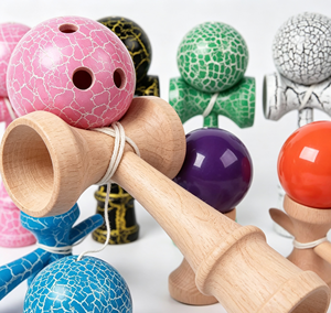 Kendama en bois à dégradé tricolore, professionnel, personnalisé, classique, coloré, jouet éducatif d'extérieur - Product Image 1