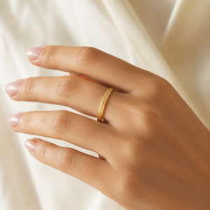 Anello in Metallo Texturizzato Stile Minimalista per Donne, Gioiello da Dito Versatile per Uso Quotidiano - Product Image 2