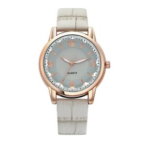 Montre pour femme en alliage de quartz avec logo personnalisé, cadran bicolore, verre, aiguille, bracelet en cuir, montre de personnalité, mode de luxe, vente en gros - Product Image 3