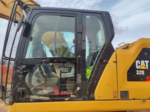 Excavatrice Cat 320 d'occasion à 95% neuve, 20 tonnes, économique, pour travaux de terrassement, d'origine japonaise avec certifications EPA et CE, pour usage agricole - Product Image 4
